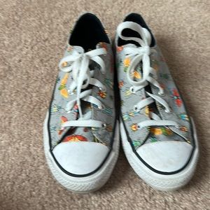 Converse tennis shoes